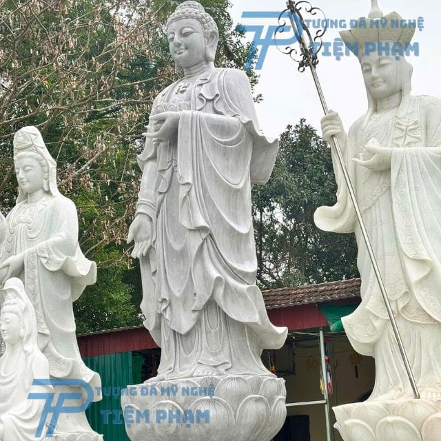 mẫu tượng Phật A Di Đà bằng đá ngoài trời