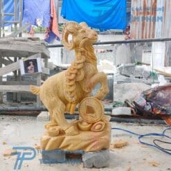 Nếu bạn đang tìm kiếm một món đồ trang trí đặc sắc, tượng Dê đá Vàng từ Điêu Khắc Đá Mỹ Nghệ Non Nước Đà Nẵng là sự lựa chọn không thể bỏ qua. Để biết thêm, vui lòng liên hệ hotline/zalo: 0774444005.