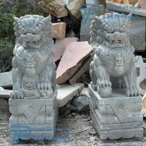 Tượng Con Kỳ Lân Đá Trắng Xám Tại Xưởng Non Nước