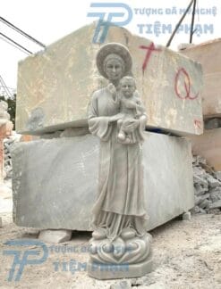 Tượng Mẹ La Vang đá nguyên khối