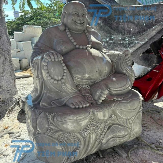 Top 1 Nơi bán tượng Phật đẹp, uy tín, chất lượng nhất Việt Nam Mẫu tượng Phật Di Lặc đặt ngoài trời do Tiệm Phạm chế tác