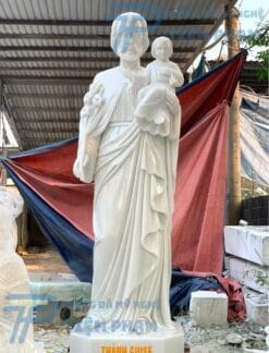 Tượng Thánh Giêsu bằng đá