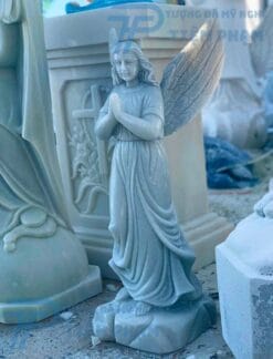 Tượng Thiên Thần Đứng Chắp tay bằng đá