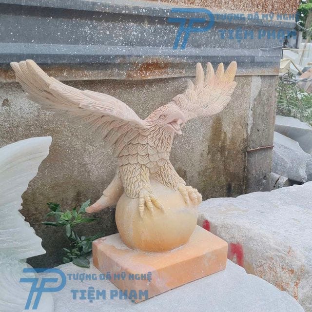 Tượng Đại Bàng bằng đá đẹp, chạm khắc thủ công tinh tế