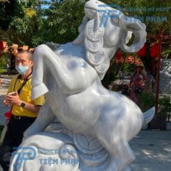 Tượng Con Dê bằng đá tự nhiên tại Điêu Khắc Đá Mỹ Nghệ Non Nước Đà Nẵng sẽ là điểm nhấn độc đáo cho không gian sống của bạn. Liên hệ hotline/zalo: 0774444005 để được tư vấn.