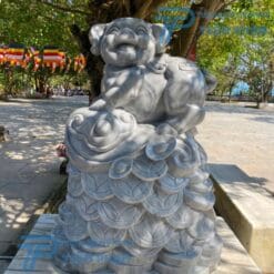 Nếu bạn đang tìm kiếm tượng con heo bằng đá tự nhiên độc đáo, hãy đến Điêu Khắc Đá Mỹ Nghệ Non Nước Đà Nẵng. Liên hệ ngay hotline/Zalo: 0774444005 để được tư vấn.