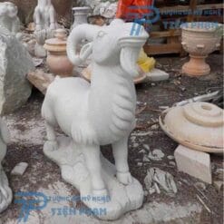 Tượng Dê đá trắng cẩm thạch nguyên khối tại xưởng