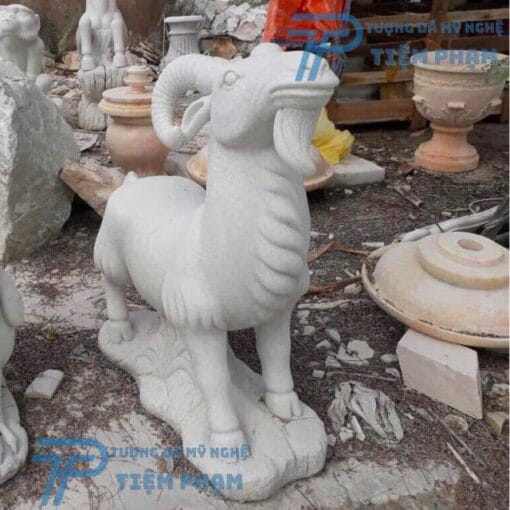 Tượng Dê đá trắng cẩm thạch nguyên khối tại xưởng