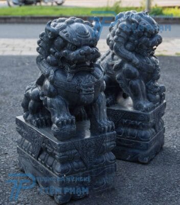 Tượng kỳ lân đá đen, một tác phẩm phong thủy mạnh mẽ, giúp bảo vệ và mang lại sự thịnh vượng cho gia đình