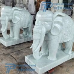 Tượng Voi đá Trắng tự nhiên, nguyên khối tại xưởng Non Nước