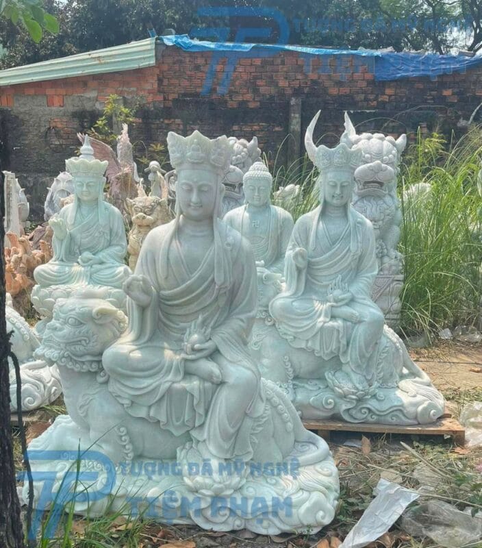 Tượng Địa Tạng Vương Bồ Tát bằng đá nguyên khối trắng