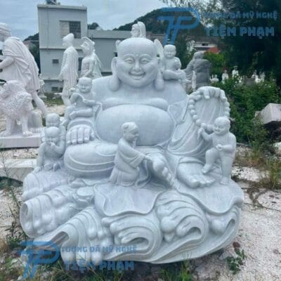 Tượng đá Phật Di Lặc nguyên khối tại xưởng