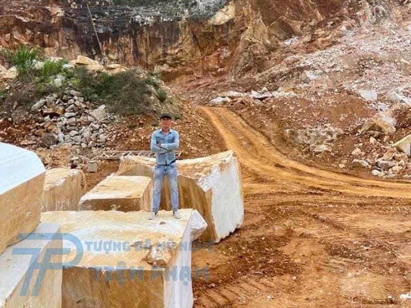 Cơ sở đá Mỹ Nghệ Tiệm Phạm tại Đà Nẵng tuyển dụng 2025 tượng đá tại xưởng Tiệm Phạm