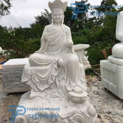 Tượng Địa Tạng bằng đá nguyên khối, tự nhiên