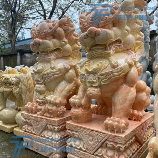 Tượng Kỳ Lân đá bảo vệ cổng công ty tại Tiệm Phạm