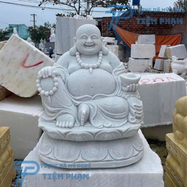 Tượng phật Di Lặc có cần khai quang không? Tại sao Tượng Phật Di Lặc bụng lớn ngồi trên đài sen, tay cầm thỏi vàng