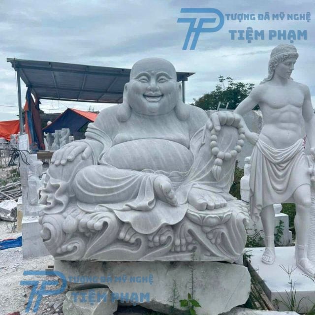 Tượng phật Di Lặc hợp với tuổi nào nhất? Tượng Phật Di Lặc đá trắng phong thủy Tiệm Phạm
