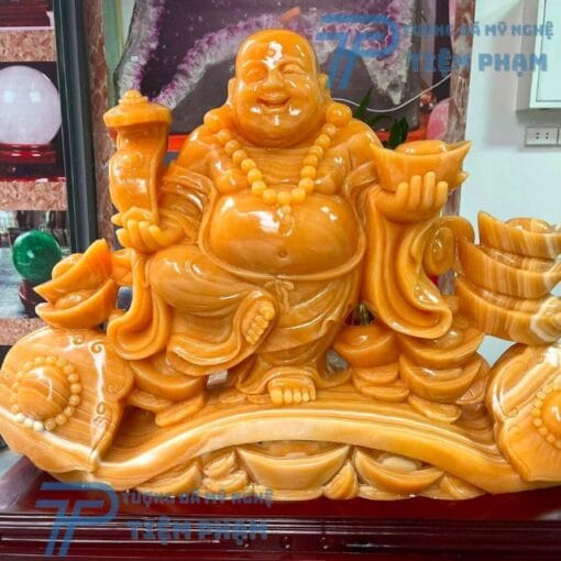 Tượng phật Di Lặc bằng ngọc hoàng long