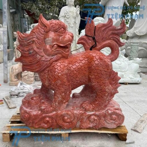 Tượng con Lân trong bộ tứ linh bằng đá