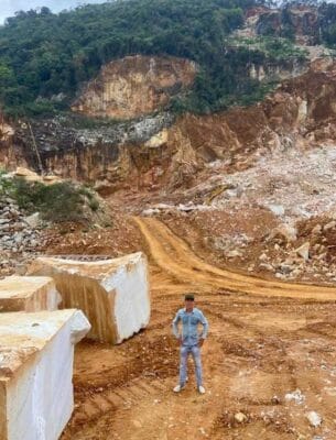 Chất liệu đá tự nhiên nguyên khối được dùng trong điêu khắc tượng đá Tiệm Phạm