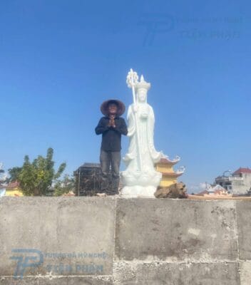 hoàn thành an vị tượng Địa Tạng Vương bằng đá