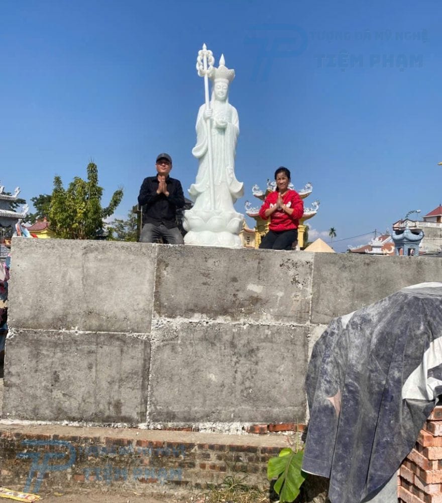 Hoàn thành tượng Địa Tạng Vương bằng đá cao 1m8 cho khách tại Đồng Nai Tiệm Phạm, khách hàng hoàn thành bàn giao tượng Địa Tạng Vương tại Đồng Nai