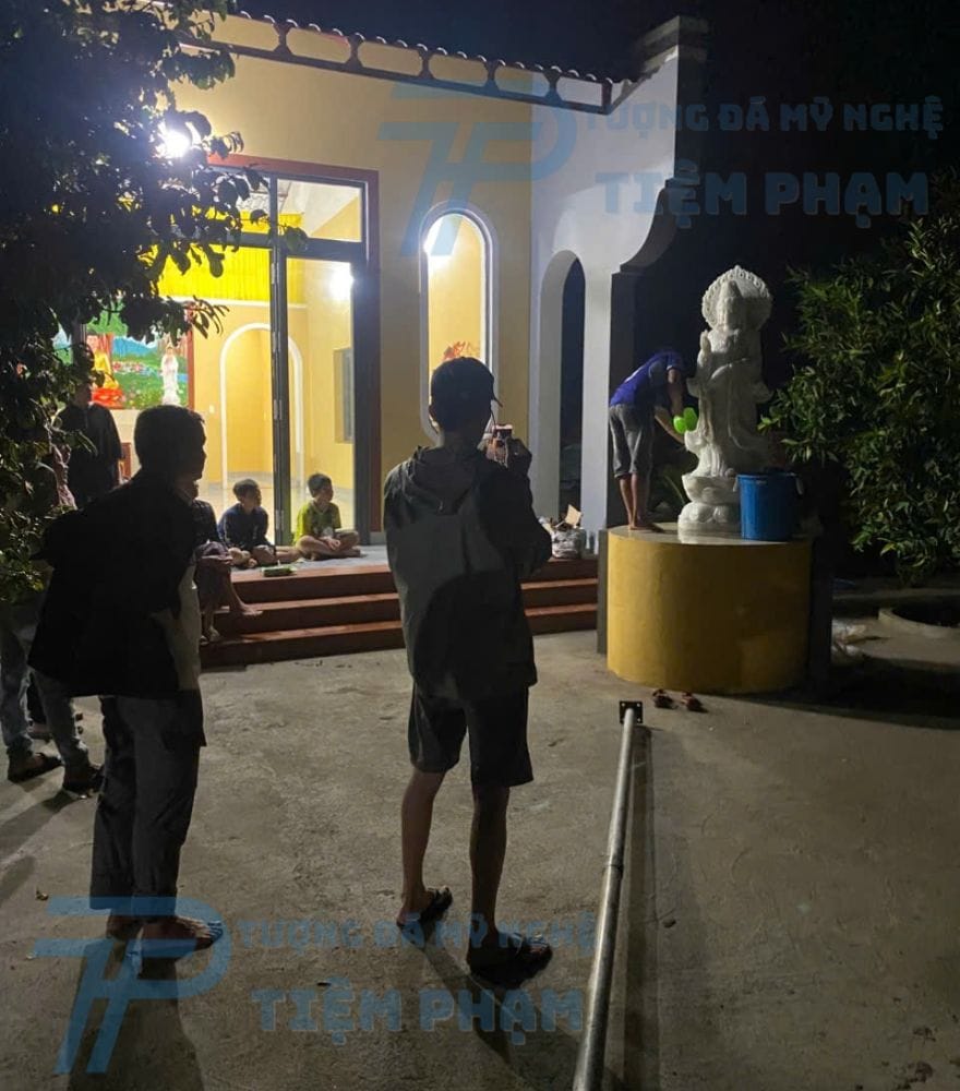 Hoàn thành tượng Quan Âm bằng đá trắng 1m6 tại Quảng Ngãi Hoàn thiện tượng Quan Âm Bồ Tát bằng đá nguyên khối