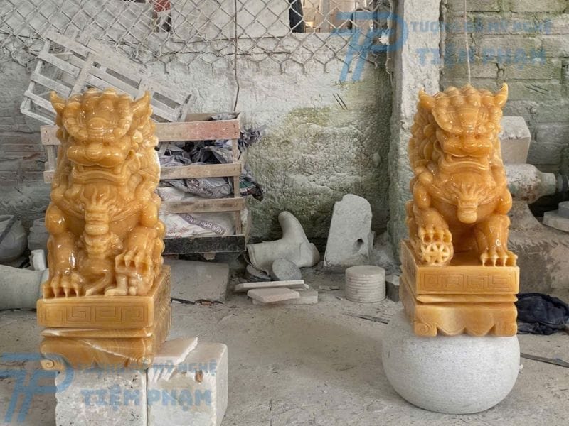 Tượng Kỳ Lân đá Ngọc Hoàng Long nguyên khối