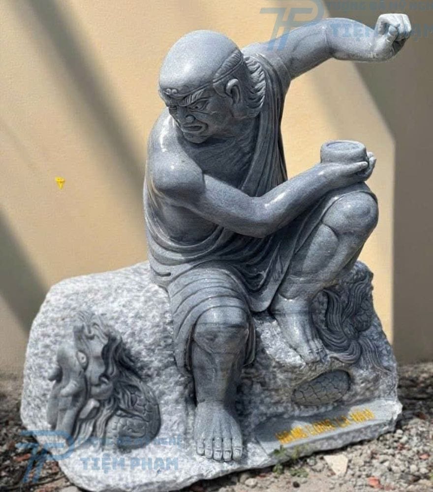 Hình dáng ngài Hàng Long La Hán